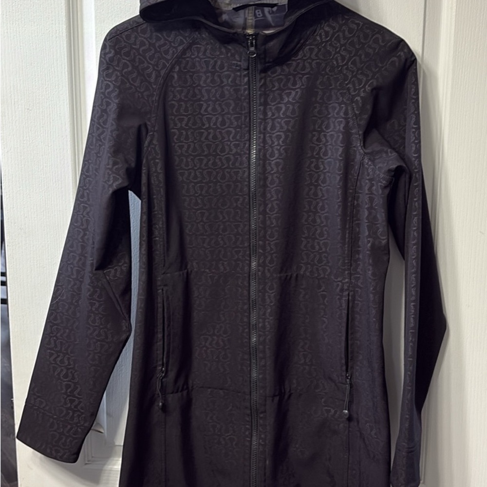 Sleek Black lululemon rain jacket with Hood